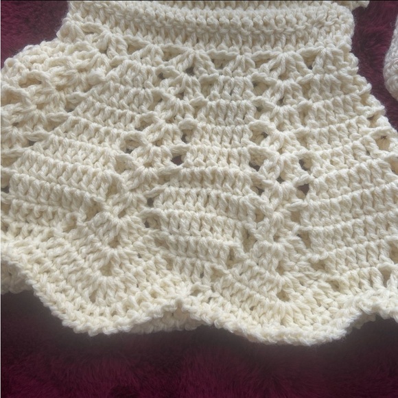 Adorable! Hello kitty, pearl button crochet baby booties and dress set - Picture 8 of 15